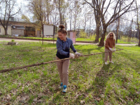 Наш субботник около мебельного центра «Спартак» и фабрики имени Вагжанова