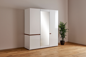 Шкаф 3х створчатый (540) Ультра